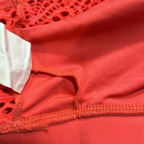 Woman’s Lace-back Coral Sports bra Size Large - Picture 6 of 6